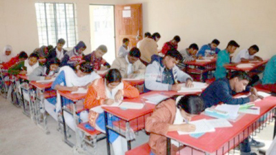 ময়মনসিংহ বোর্ডের ইংরেজী ১ম পত্র পরীক্ষায় অনুপস্থিত ৫৩৬, বহিস্কার ৫  media image